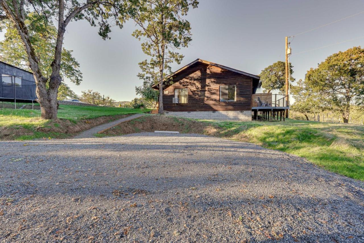 Cozy Central Point Bungalow On Working Winery! Luaran gambar