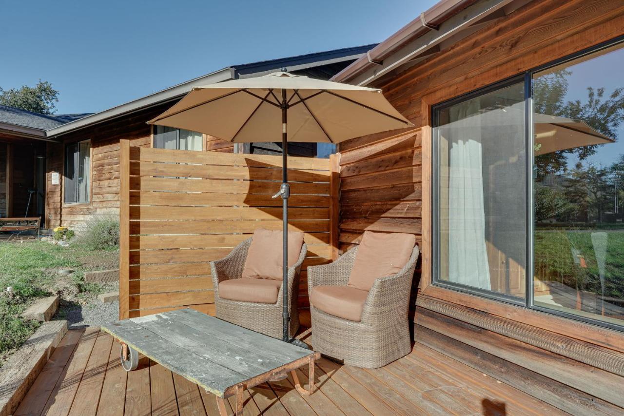 Cozy Central Point Bungalow On Working Winery! Luaran gambar